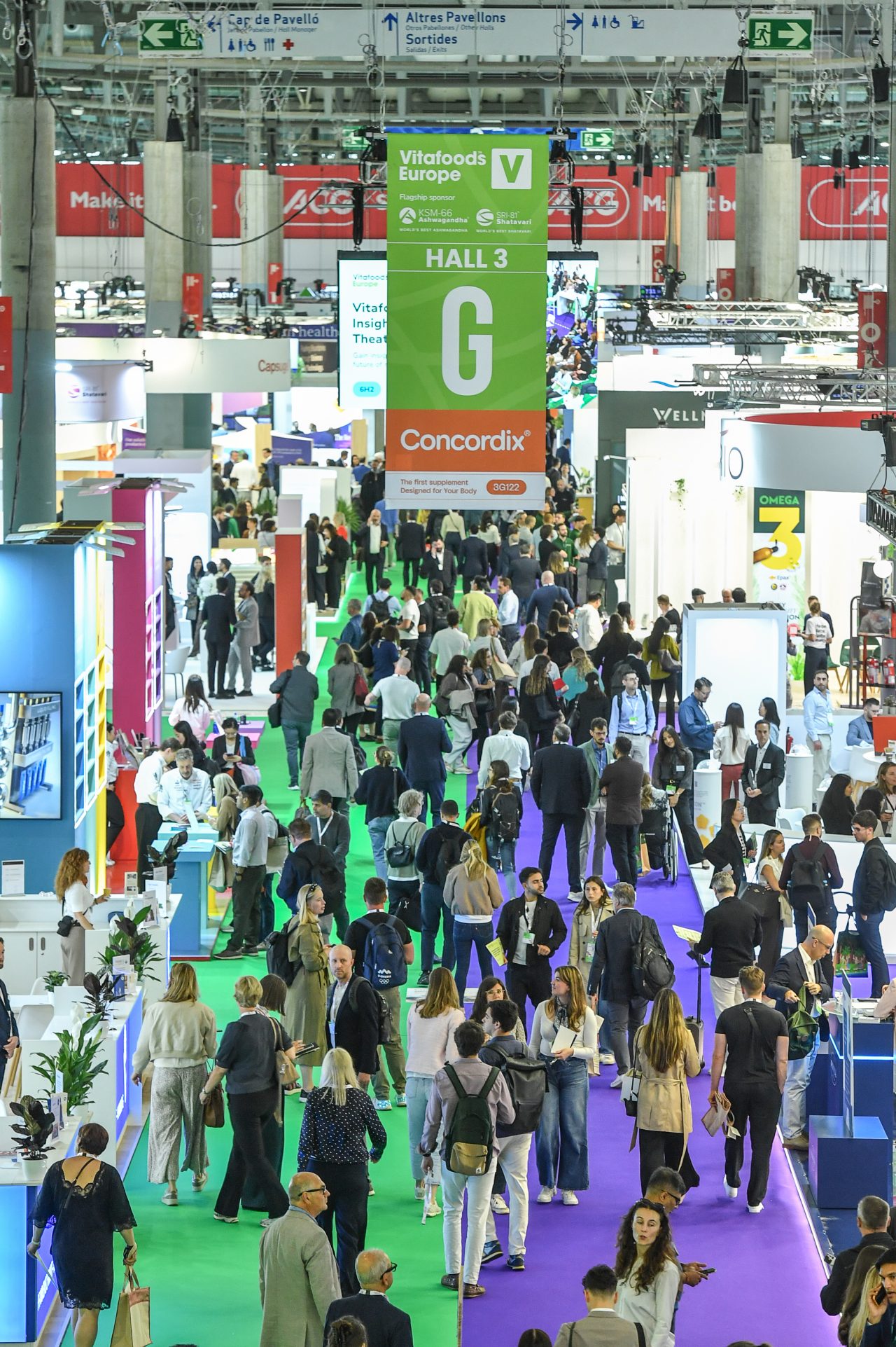 Visitors looking at nutraceutical products